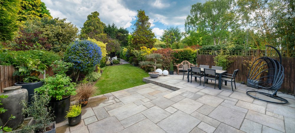 Thumbnail for A Beginner’s Guide to DIY Landscaping: From Soil to Patio Perfection</h1 data-eio=