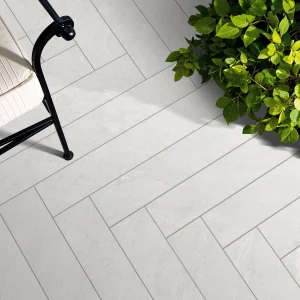 Border Tile 900x150x20mm Himalayan White